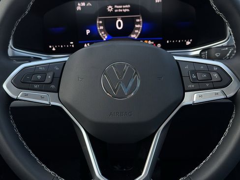 New 2025 Volkswagen Taos SE image 30