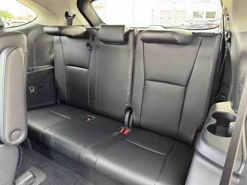 Used 2024 Toyota Highlander Platinum image 27