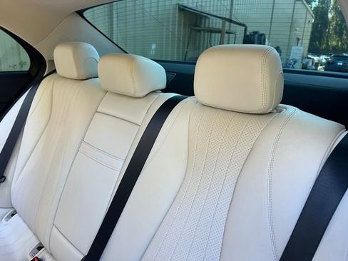 Used 2018 Mercedes-Benz E 300 image 20