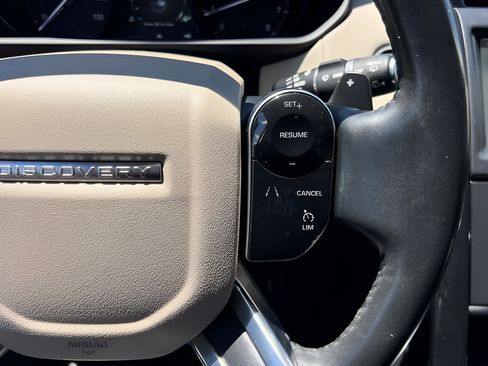 Used 2020 Land Rover Discovery SE AWD/4WD image 41