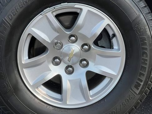 Used 2017 Chevrolet Silverado 1500 LT w/ All Star Edition AWD/4WD image 11