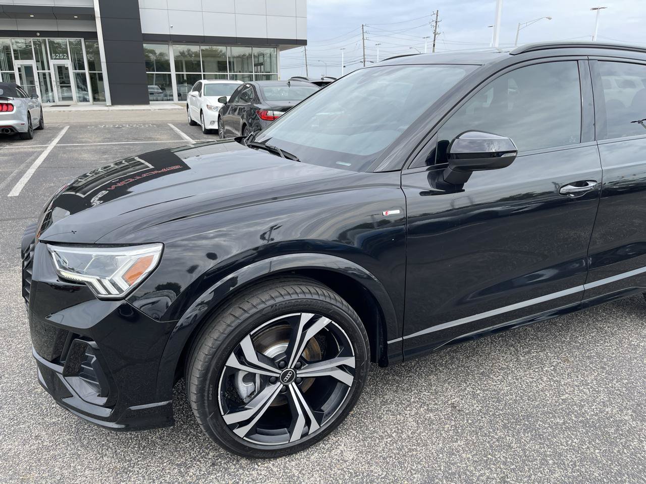 Used 2023 Audi Q3 2.0T Premium Plus w/ Premium Plus Package AWD/4WD image 12
