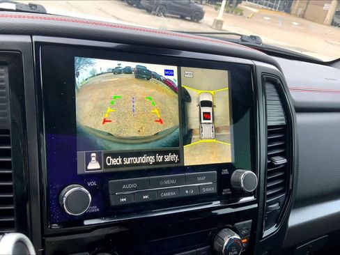 Used 2024 Nissan Titan PRO-4X w/ Pro-4x Convenience Package image 22