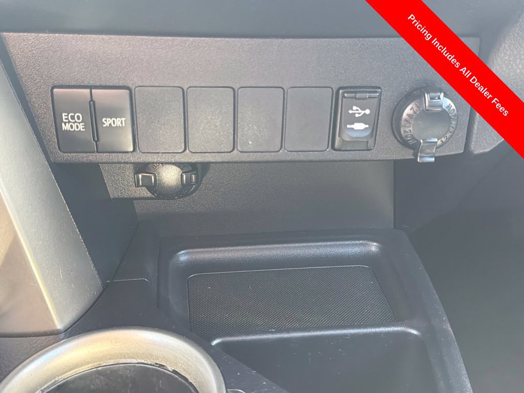 Used 2015 Toyota RAV4 XLE FWD image 18