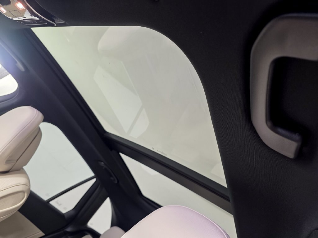 New 2027 Mercedes-Benz GLC 300 image 9