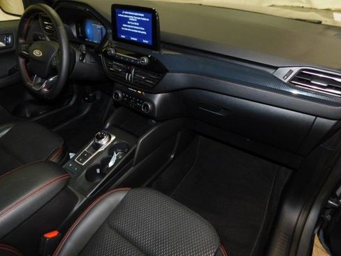 Used 2024 Ford Escape ST-Line image 18