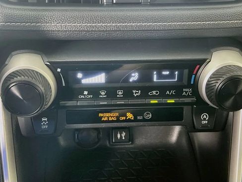 Used 2019 Toyota RAV4 LE w/ All Weather Liner Package AWD/4WD image 16