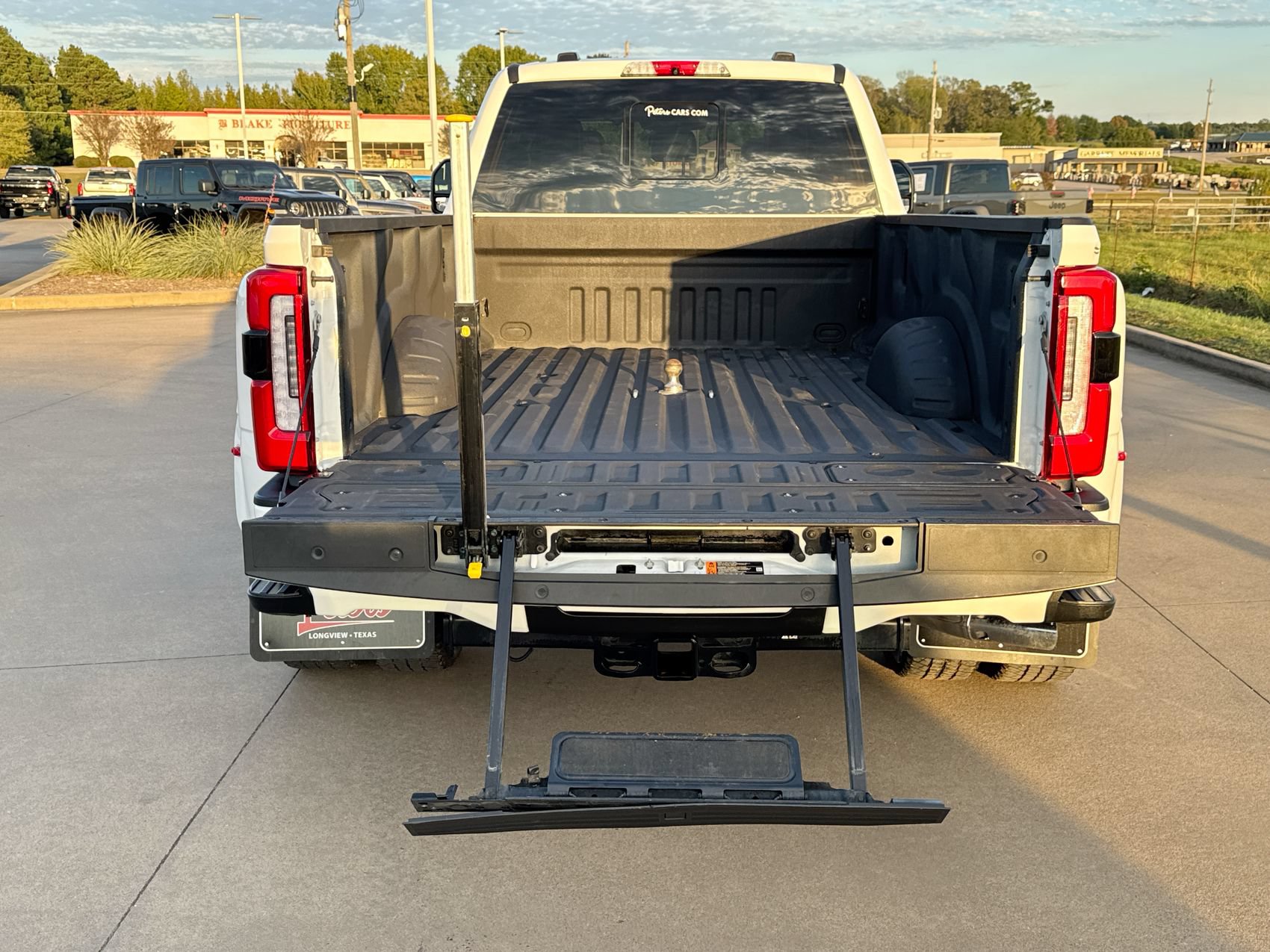 Used 2024 Ford F350 Platinum w/ FX4 Off-Road Package AWD/4WD image 25