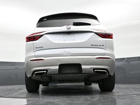 Used 2018 Buick Enclave Avenir FWD image 23