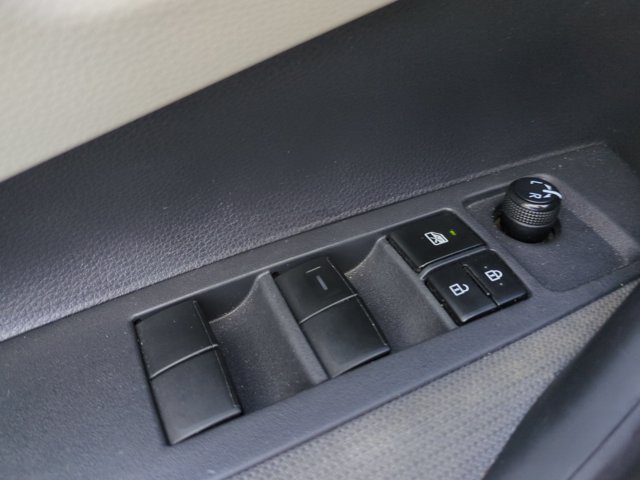 Used 2021 Toyota Corolla LE FWD image 12