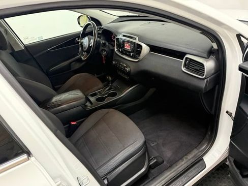 Used 2016 Kia Sorento FWD w/ LX Convenience Package image 34
