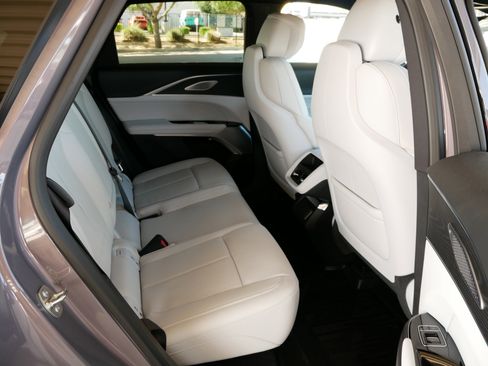 Used 2025 Cadillac Lyriq Luxury image 16