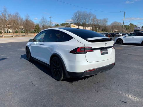 Used 2022 Tesla Model X image 10