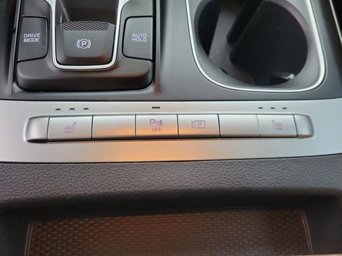 Certified 2024 Kia Carnival LX image 31