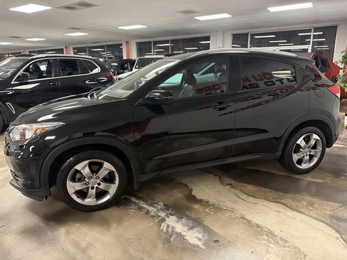 Used 2017 Honda HR-V EX-L image 7