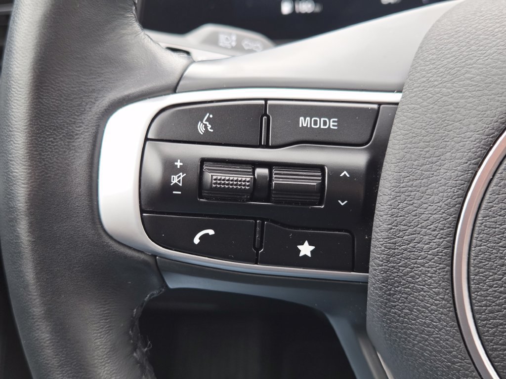 Used 2025 Kia Sportage SX FWD image 17