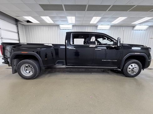 Used 2024 GMC Sierra 3500 Denali Ultimate AWD/4WD image 5