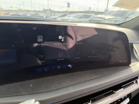 Used 2025 Cadillac XT4 Sport image 40