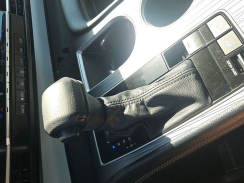 Used 2025 Toyota Sienna LE image 28