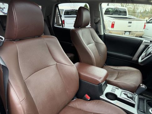 Used 2016 Toyota 4Runner Limited image 29