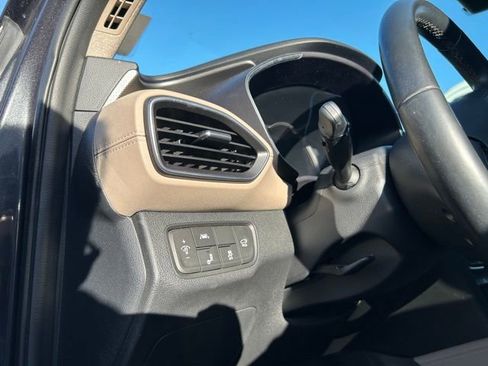 Used 2020 Hyundai Santa Fe Limited image 21