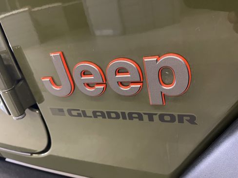 Used 2023 Jeep Gladiator Mojave image 40