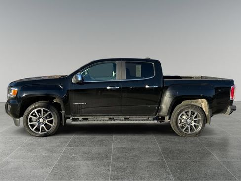 Used 2017 GMC Canyon Denali image 2
