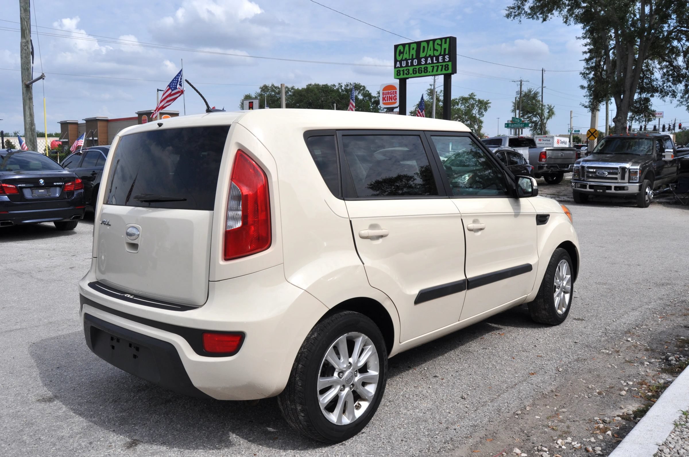 Used 2013 Kia Soul + FWD image 11