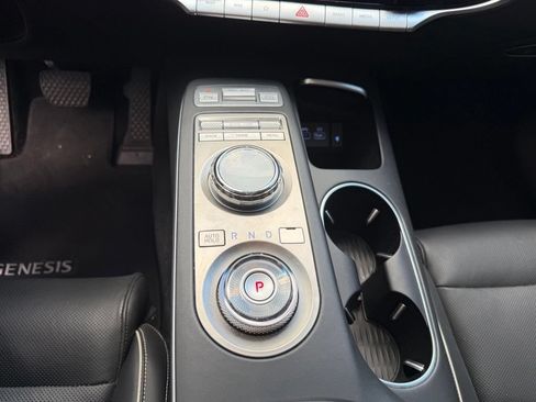 Used 2025 Genesis Electrified GV70 w/ Prestige Package AWD/4WD image 17