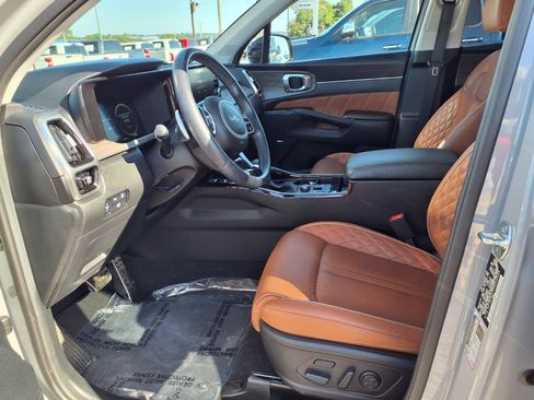 Used 2023 Kia Sorento SX Prestige AWD/4WD image 16