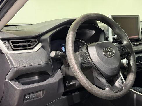 Certified 2025 Toyota RAV4 XLE AWD/4WD image 17