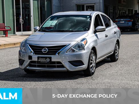 Used 2017 Nissan Versa S Plus image 4