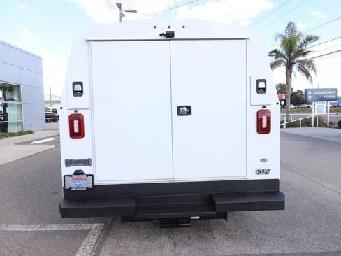 Certified 2022 Ford E-450 and Econoline 450 Super Duty w/ Power Windows & Locks Group image 13