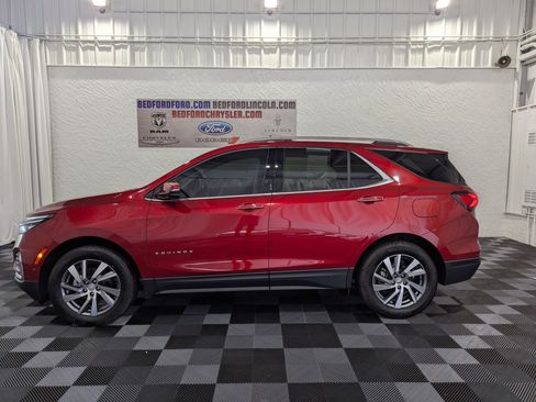 Used 2023 Chevrolet Equinox Premier AWD/4WD image 2