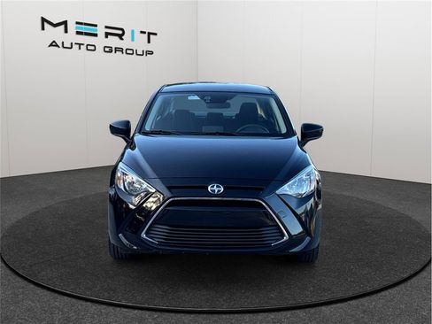 Used 2016 Scion iA image 3