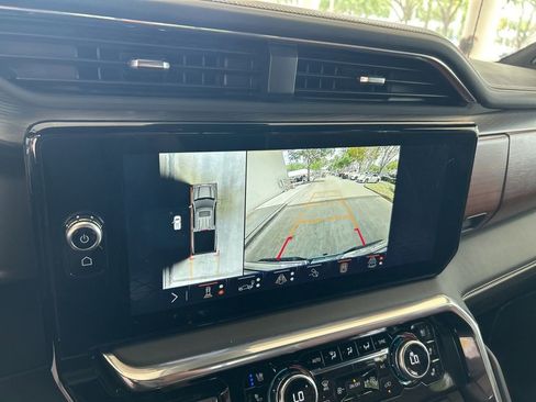 Used 2025 GMC Sierra 1500 Denali Ultimate image 9