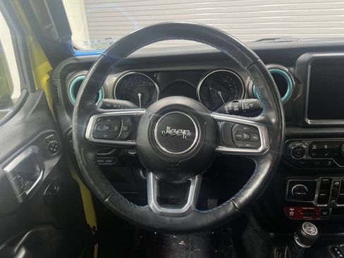 Used 2023 Jeep Wrangler Unlimited Rubicon 4xe w/ Cold Weather Group AWD/4WD image 14
