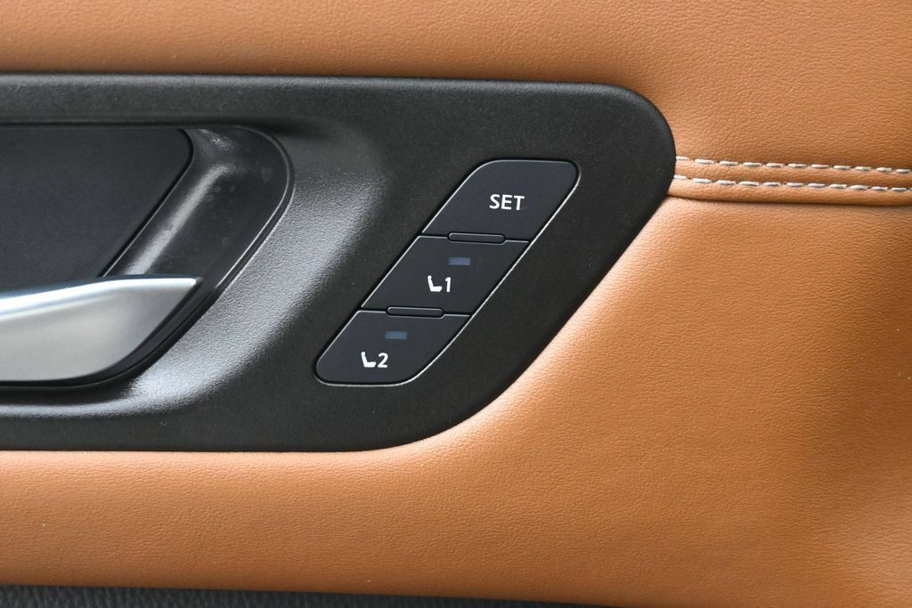 Used 2023 Nissan Pathfinder Platinum AWD/4WD image 5