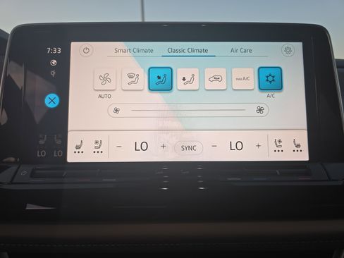 New 2025 Volkswagen Atlas Cross Sport SE image 20