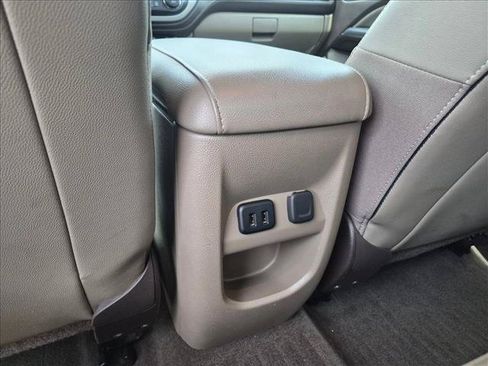 Used 2017 GMC Canyon SLT AWD/4WD image 16