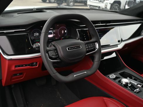 Used 2024 Jeep Wagoneer Launch Edition image 3