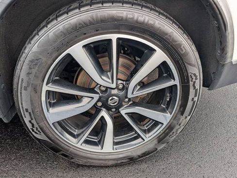 Used 2017 Nissan Rogue SL w/ SL Premium Package image 10