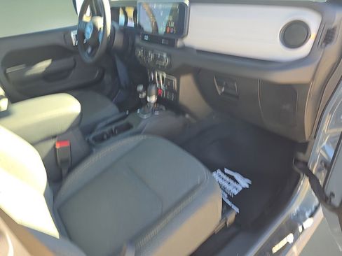 Used 2024 Jeep Wrangler Willys image 27