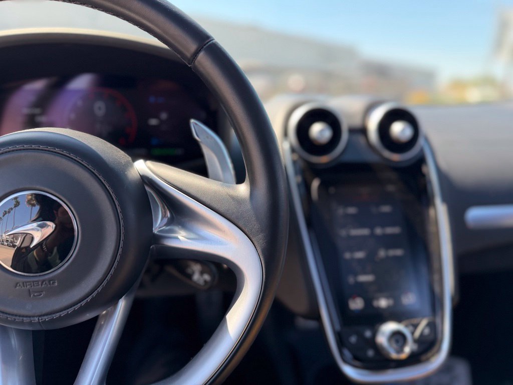 Used 2022 McLaren GT RWD image 10