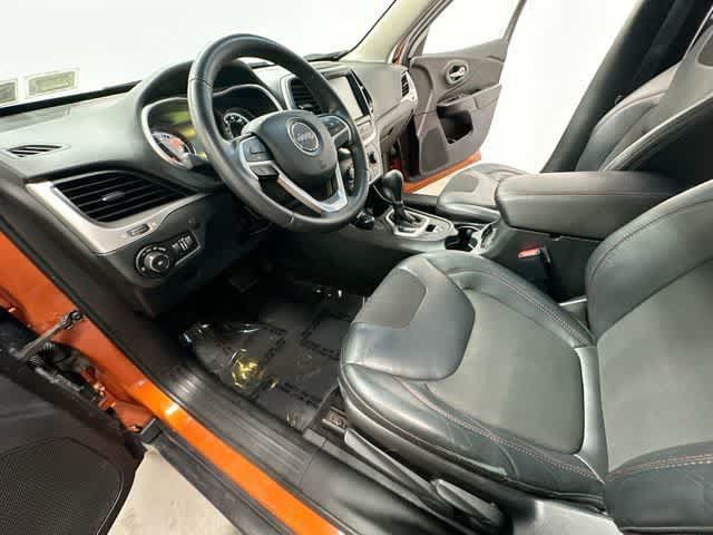 Used 2016 Jeep Cherokee Trailhawk AWD/4WD image 15