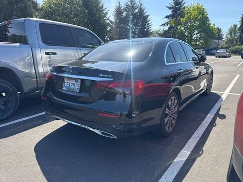 Used 2022 Mercedes-Benz E 350 4MATIC Sedan image 3