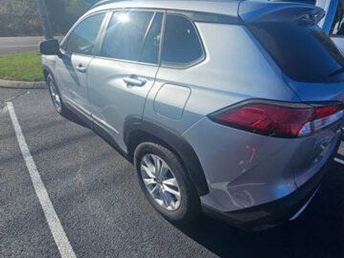 Used 2024 Toyota Corolla Cross LE image 4