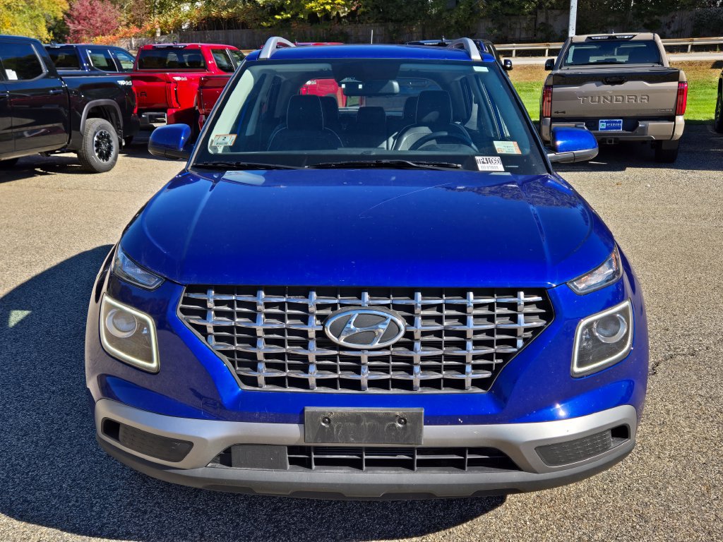 Used 2025 Hyundai Venue Limited FWD image 9