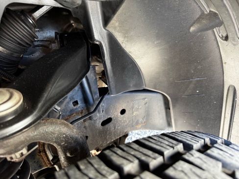 Used 2016 Nissan Frontier SV image 13