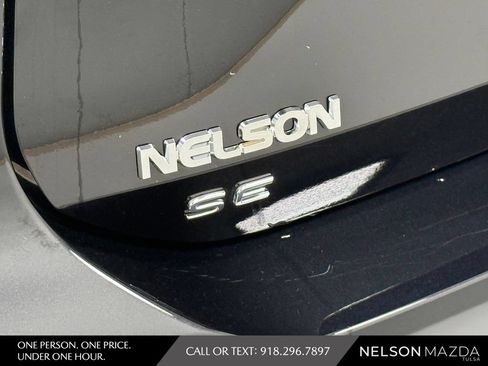 Used 2025 Volkswagen Tiguan SE AWD/4WD image 15